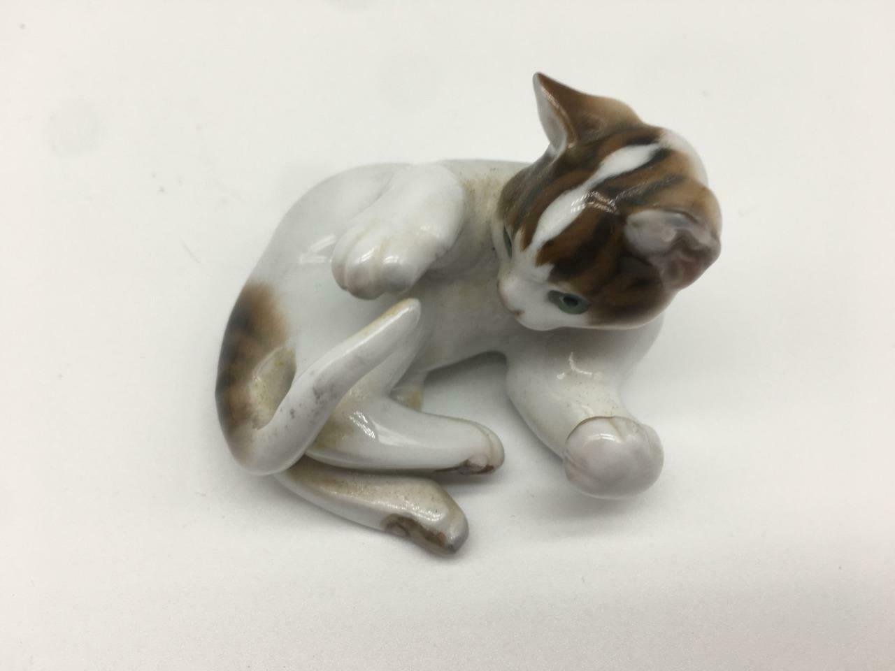 Vintage Rosenthal Porcelain Cat Figurine Euc Ships Free