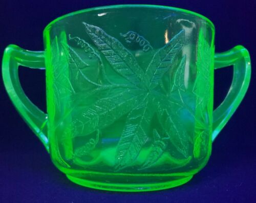 Vintage Jeannette Floral Poinsettia Green Depression Glass Open Sugar Bowl